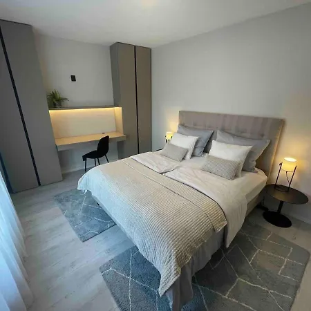 Lovely 2bedroom 2-2-3 Апартаменты Кошице