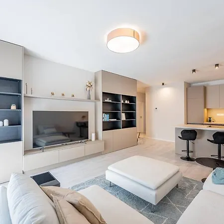 Lovely 2bedroom 2-2-3 Apartment