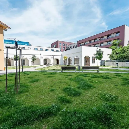 Апартаменты Lovely 2bedroom 2-2-3